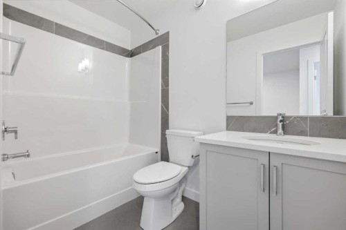 3 Legacy Glen Rise Se, Calgary, AB - Indoor Photo Showing Bathroom