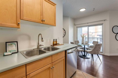 1106-1514 11 Street Sw, Calgary, AB - Indoor Photo Showing Kitchen With Double Sink