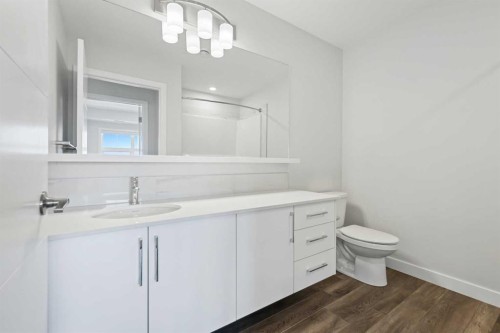 317-255 Les Jardins Park Se, Calgary, AB - Indoor Photo Showing Bathroom