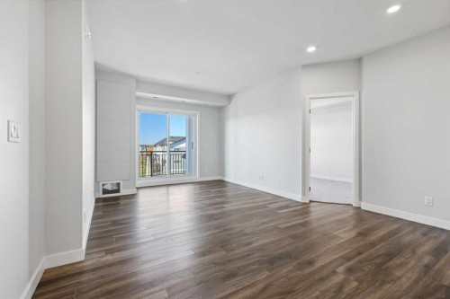 317-255 Les Jardins Park Se, Calgary, AB - Indoor Photo Showing Other Room