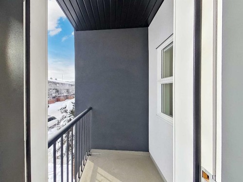 1883 47 Street Nw, Calgary, AB -  With Balcony With Exterior