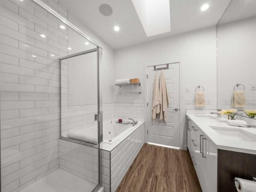 1883 47 Street Nw, Calgary, AB - Indoor Photo Showing Bathroom