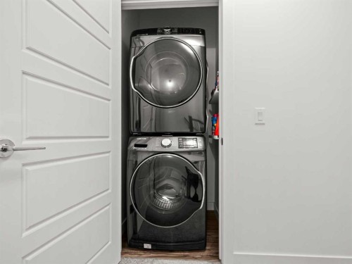 1883 47 Street Nw, Calgary, AB - Indoor Photo Showing Laundry Room