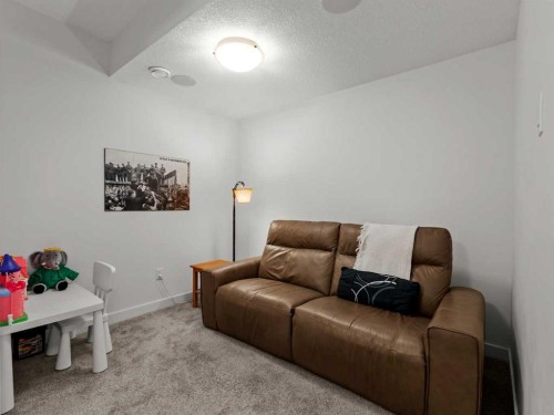 1883 47 Street Nw, Calgary, AB - Indoor