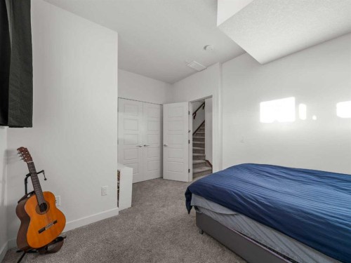 1883 47 Street Nw, Calgary, AB - Indoor Photo Showing Bedroom