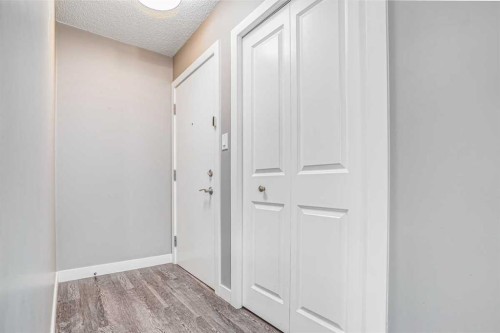302-1727 10A Street Sw, Calgary, AB - Indoor Photo Showing Other Room