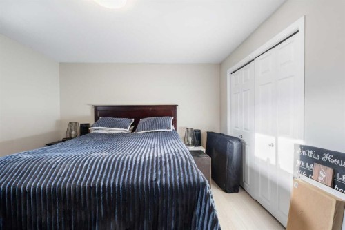 4612 Fortune Road Se, Calgary, AB - Indoor Photo Showing Bedroom