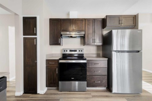 4612 Fortune Road Se, Calgary, AB - Indoor Photo Showing Kitchen