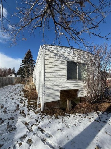 47 Huntstrom Drive Ne, Calgary, AB - Outdoor