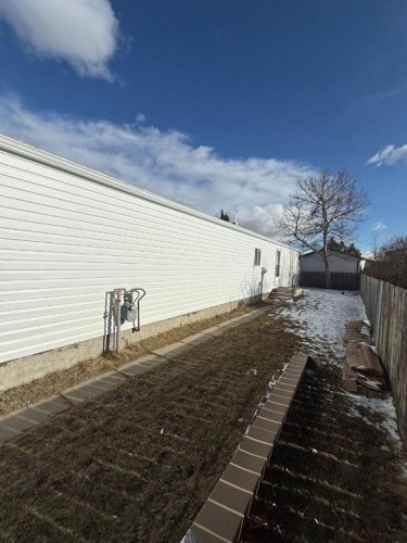 47 Huntstrom Drive Ne, Calgary, AB - Outdoor