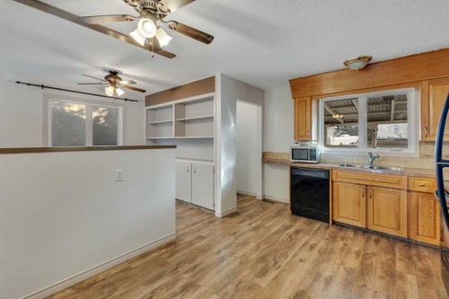 3335 Doverview Road Se, Calgary, AB - Indoor Photo Showing Kitchen With Double Sink
