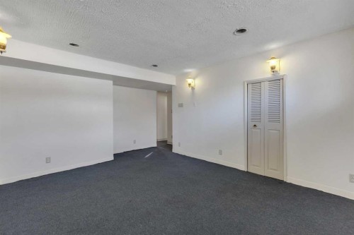 3335 Doverview Road Se, Calgary, AB - Indoor Photo Showing Other Room