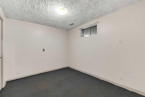3335 Doverview Road Se, Calgary, AB - Indoor Photo Showing Other Room