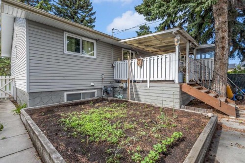 3335 Doverview Road Se, Calgary, AB - Outdoor With Exterior