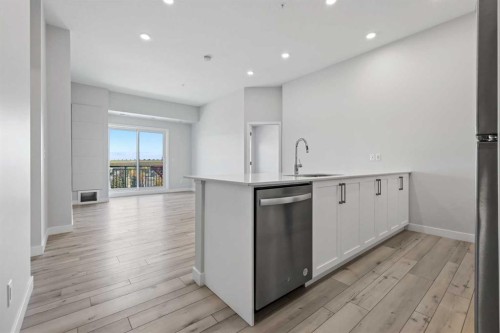 408-255 Les Jardins Park Se, Calgary, AB - Indoor