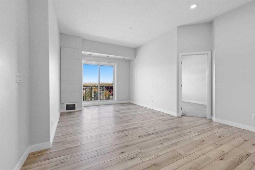 408-255 Les Jardins Park Se, Calgary, AB - Indoor Photo Showing Other Room