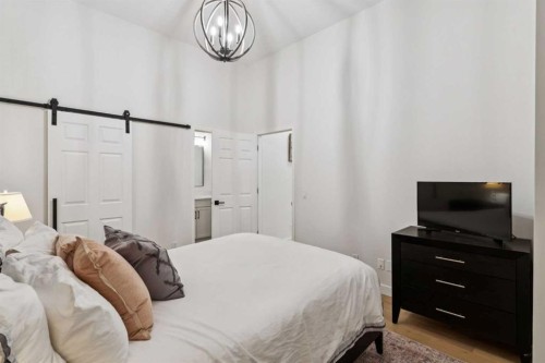 207-881 15 Avenue Sw, Calgary, AB - Indoor Photo Showing Bedroom