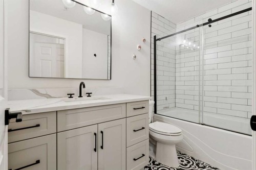 207-881 15 Avenue Sw, Calgary, AB - Indoor Photo Showing Bathroom