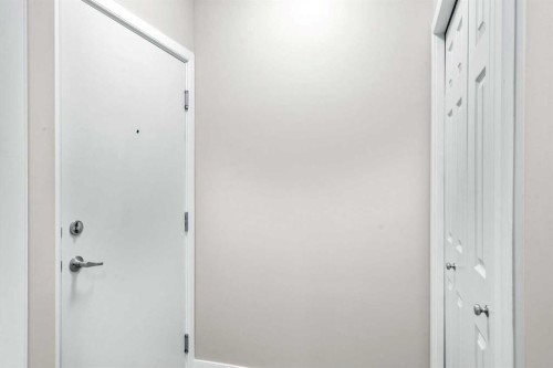 115-1414 17 Street Se, Calgary, AB - Indoor Photo Showing Other Room