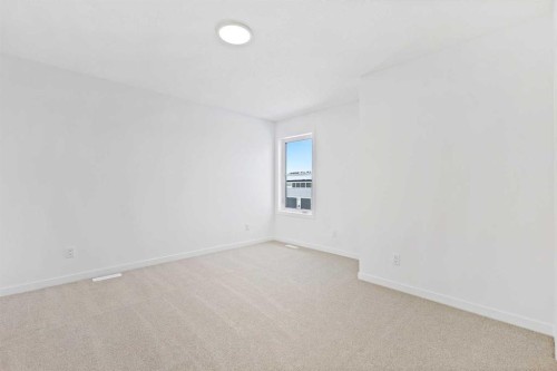 405 Corner Glen Way Ne, Calgary, AB - Indoor Photo Showing Other Room