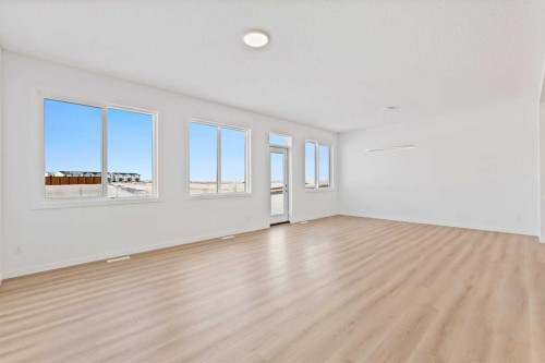 405 Corner Glen Way Ne, Calgary, AB - Indoor Photo Showing Other Room