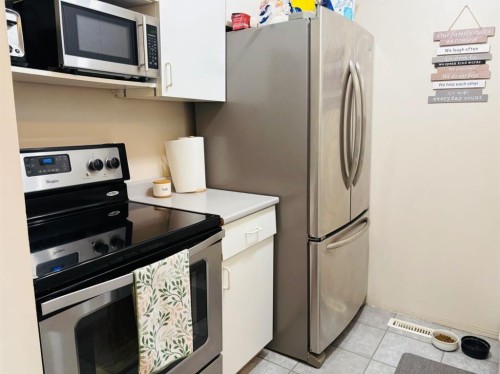 3-1412 43 Street Se, Calgary, AB - Indoor