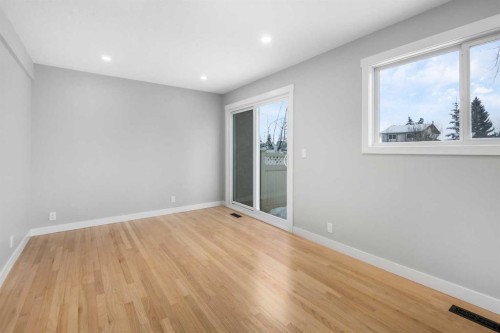 5-5520 1 Avenue Se, Calgary, AB - Indoor Photo Showing Other Room