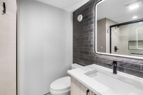 5-5520 1 Avenue Se, Calgary, AB - Indoor Photo Showing Bathroom