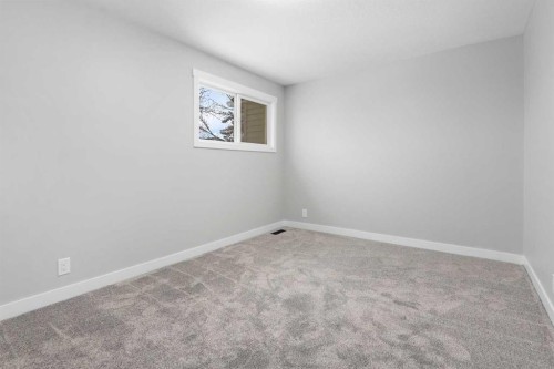 5-5520 1 Avenue Se, Calgary, AB - Indoor Photo Showing Other Room