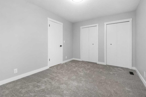 5-5520 1 Avenue Se, Calgary, AB - Indoor Photo Showing Other Room