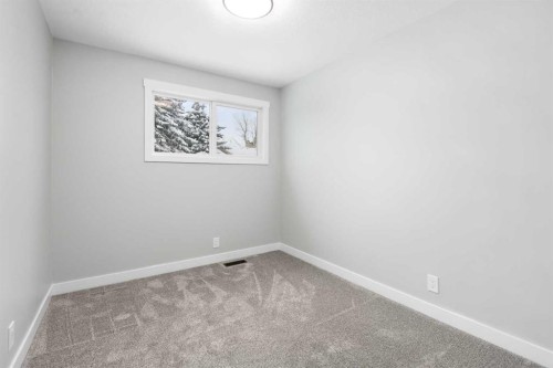 5-5520 1 Avenue Se, Calgary, AB - Indoor Photo Showing Other Room