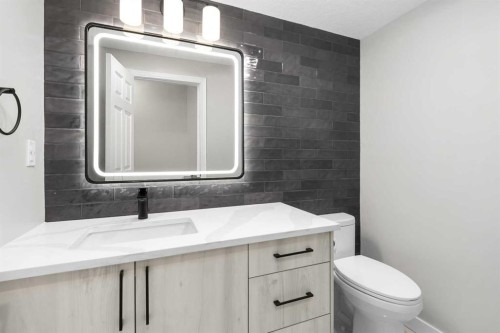 5-5520 1 Avenue Se, Calgary, AB - Indoor Photo Showing Bathroom