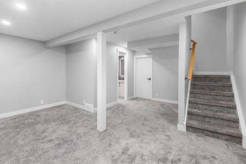 5-5520 1 Avenue Se, Calgary, AB - Indoor Photo Showing Other Room