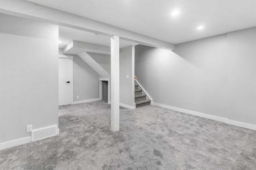 5-5520 1 Avenue Se, Calgary, AB - Indoor