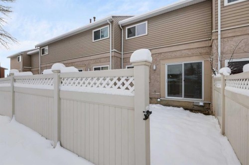 5-5520 1 Avenue Se, Calgary, AB - Outdoor With Exterior