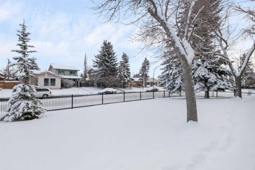 5-5520 1 Avenue Se, Calgary, AB - Outdoor