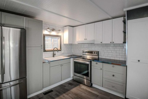 429-3223 83 Street Nw, Calgary, AB 