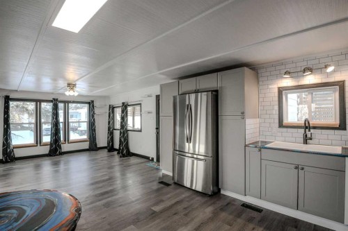 429-3223 83 Street Nw, Calgary, AB 