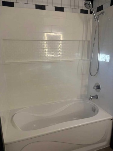 429-3223 83 Street Nw, Calgary, AB 