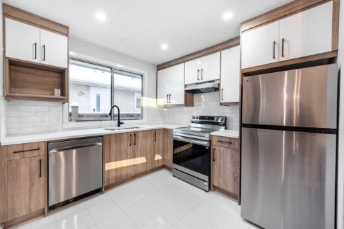 1432 43 Street Ne, Calgary, AB - Indoor Photo Showing Kitchen With Upgraded Kitchen