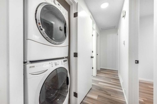 1432 43 Street Ne, Calgary, AB - Indoor Photo Showing Laundry Room