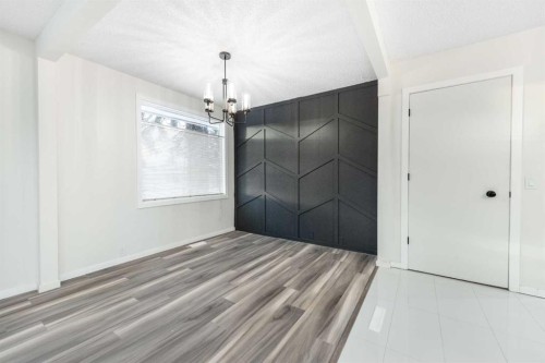1432 43 Street Ne, Calgary, AB - Indoor Photo Showing Other Room