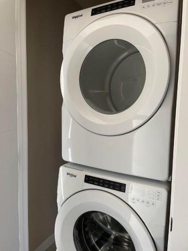 947 41 Avenue North, Lethbridge, AB - Indoor Photo Showing Laundry Room