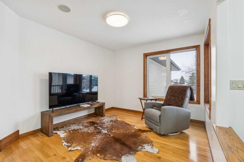 10 Speargrass Boulevard, Carseland, AB - Indoor Photo Showing Living Room