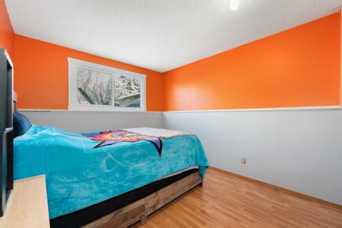 24 Brentwood Drive, Strathmore, AB - Indoor Photo Showing Bedroom