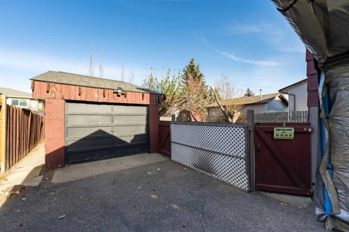 24 Brentwood Drive, Strathmore, AB - Outdoor With Exterior