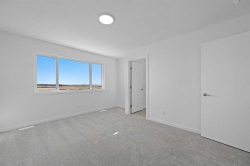 211 Corner Glen Crescent Ne, Calgary, AB - Indoor Photo Showing Other Room