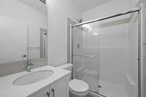 211 Corner Glen Crescent Ne, Calgary, AB - Indoor Photo Showing Bathroom