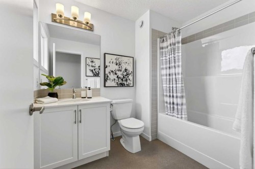 211 Corner Glen Crescent Ne, Calgary, AB - Indoor Photo Showing Bathroom