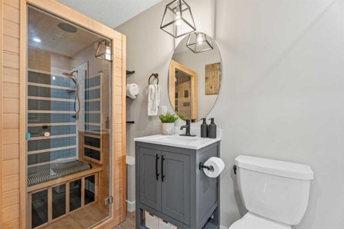 136 Dawson Drive, Chestermere, AB - Indoor Photo Showing Bathroom